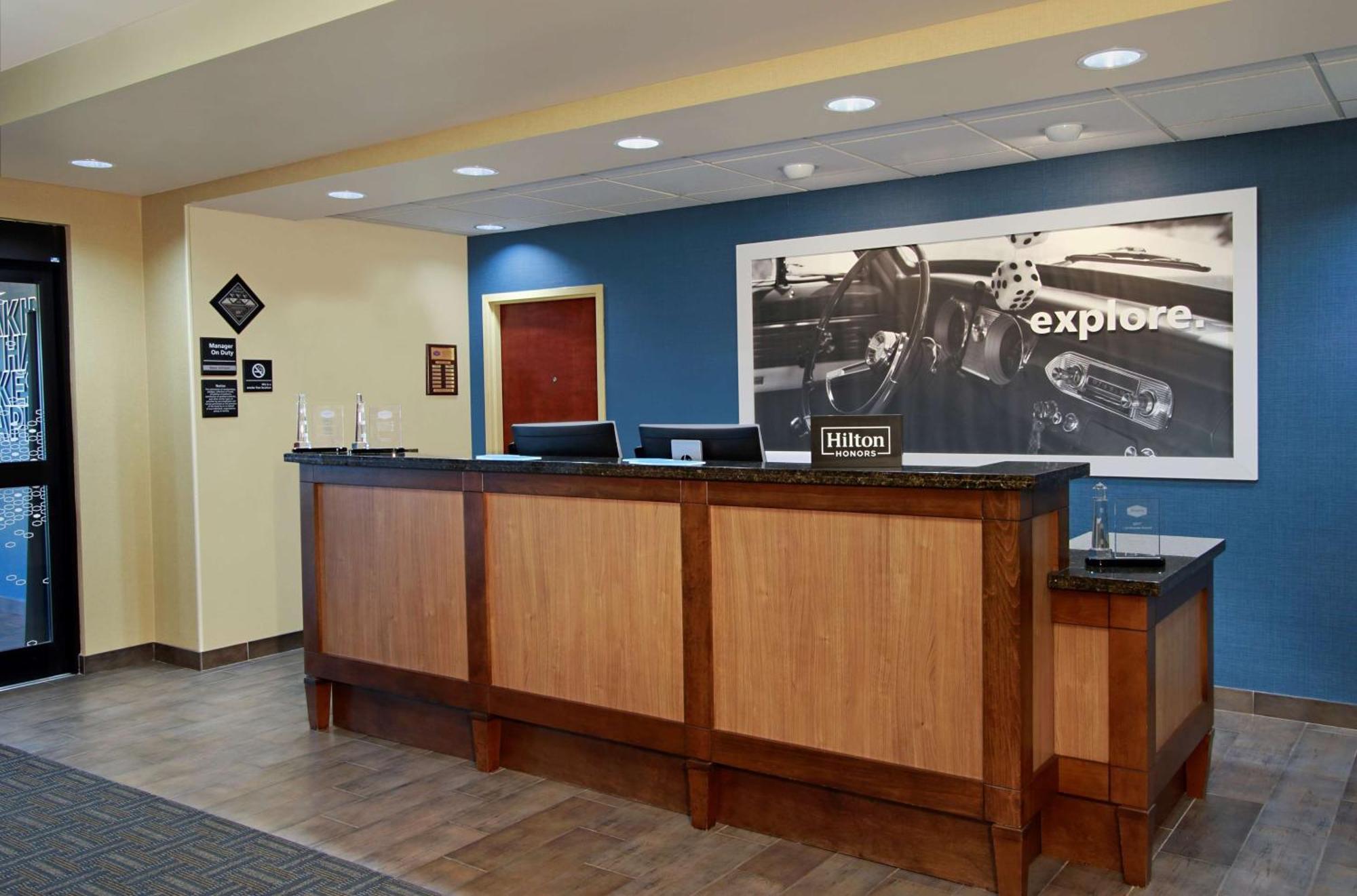 Hampton Inn Winfield Tucker Buitenkant foto