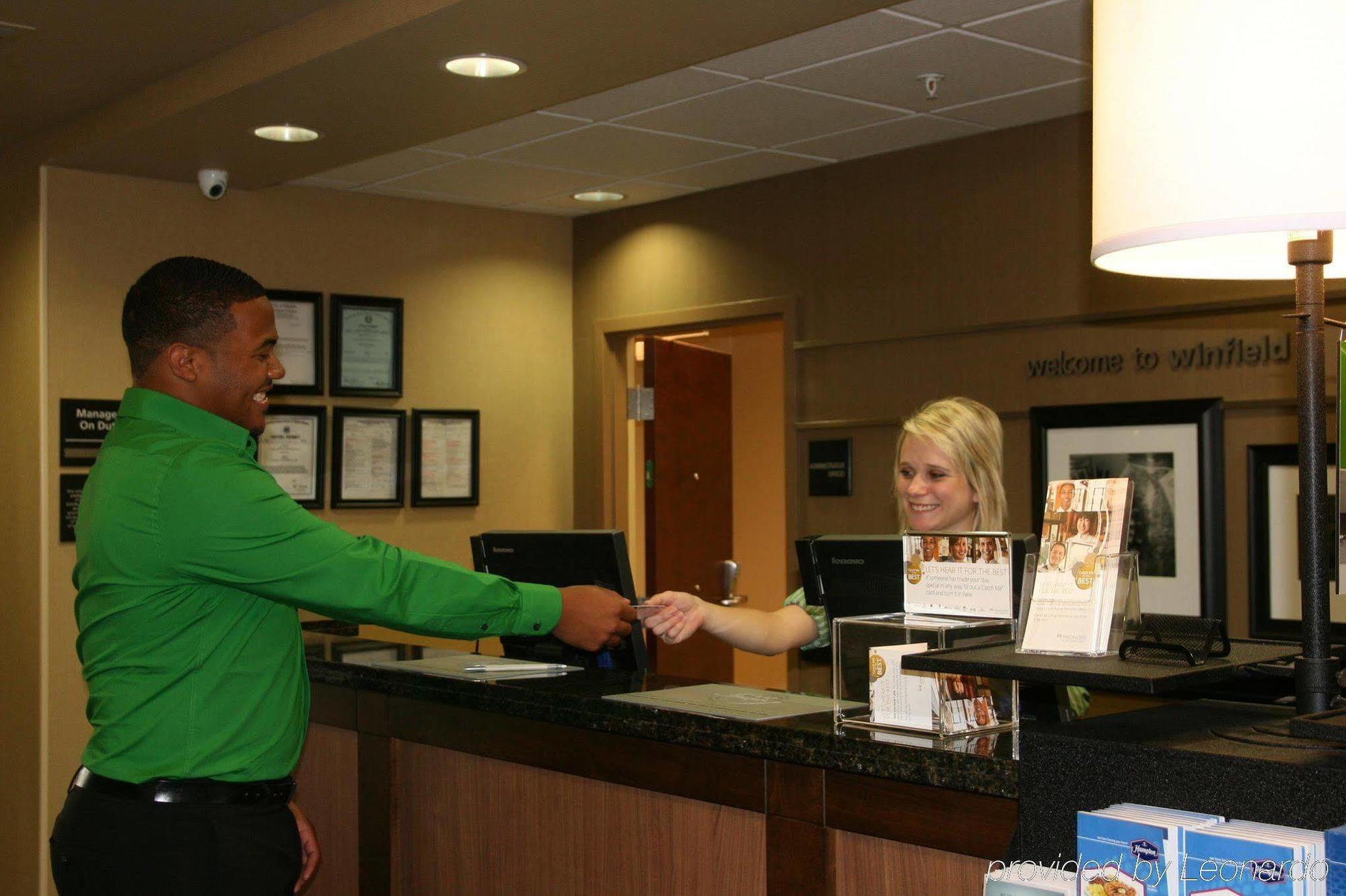 Hampton Inn Winfield Tucker Interieur foto